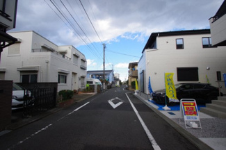 【前面道路含む現地写真】