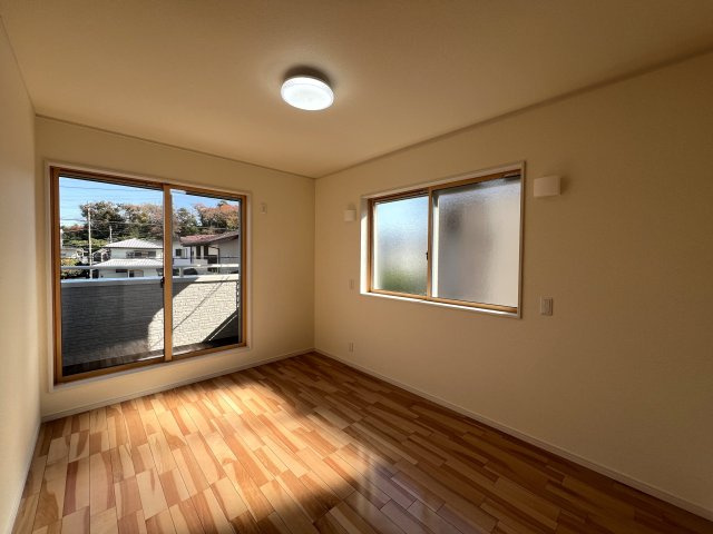 新築・洋風・オール電化・セキュリティー住宅！港南区日限山3丁目新築戸建の洋室|広々とした洋室です