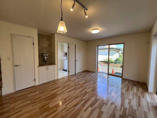 新築・洋風・オール電化・セキュリティー住宅！港南区日限山3丁目新築戸建の居間・リビング|ゆったり過ごせるリビングです