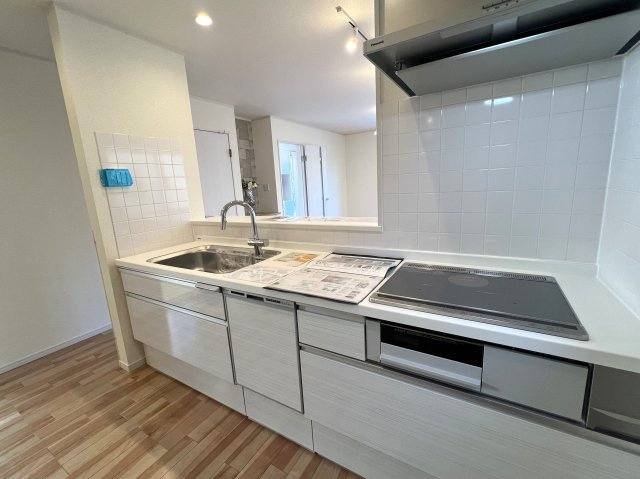 新築・洋風・オール電化・セキュリティー住宅！港南区日限山3丁目新築戸建のキッチン|お料理しやすいキッチンです