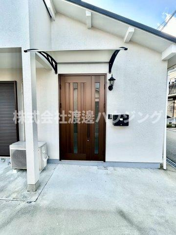 土井一戸建のエントランス