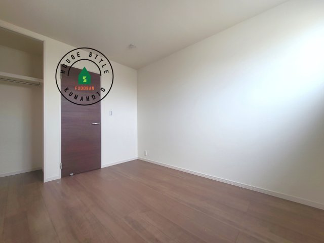 熊本市南区田井島2丁目第1₋2棟(1号棟)の内観：施工例|穏やかな光が差し込む室内には、穏やかな時間が流れます。