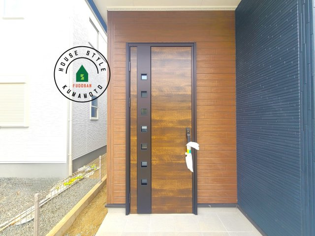 熊本市南区田井島2丁目第1₋2棟(1号棟)の外観：施工例|おでかけの時も帰った時も、「我が家」を最初に感じでもらえる素敵な空間に。