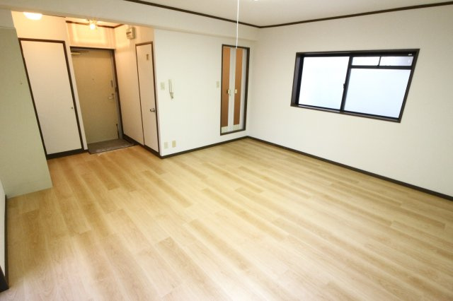 垂水ハイツの洋室