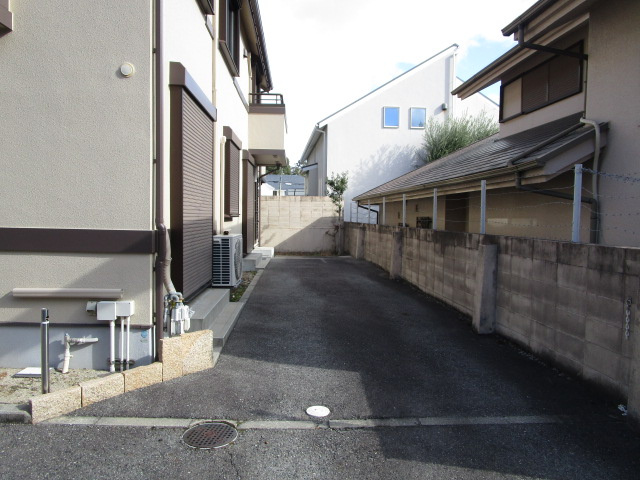 御影郡家貸家の駐車場