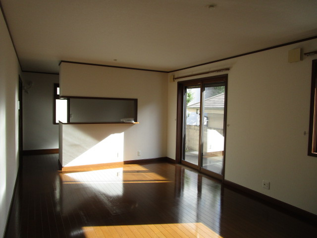 御影郡家貸家の居間・リビング