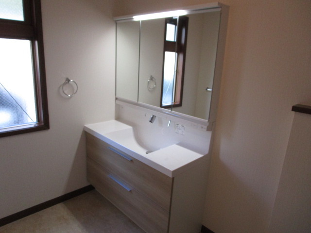 御影郡家貸家の洗面所