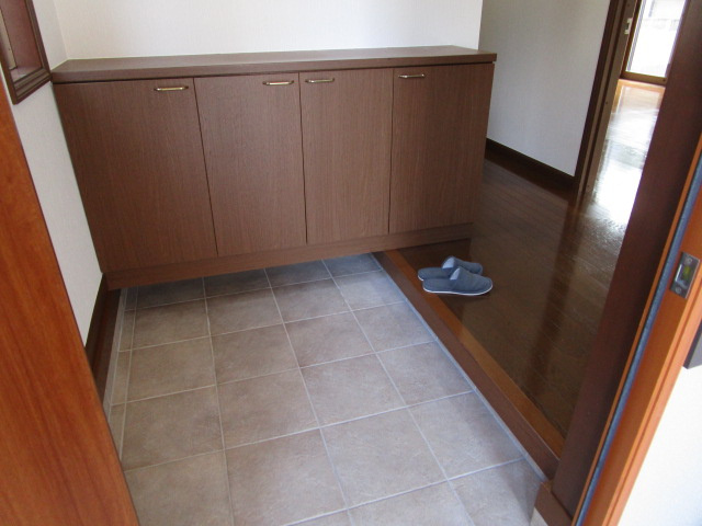 御影郡家貸家の玄関