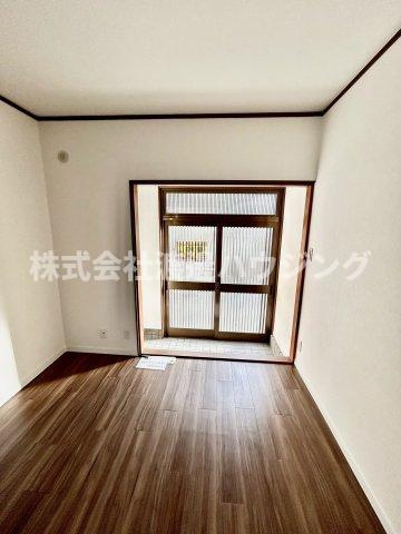 灰塚６丁目貸家の玄関