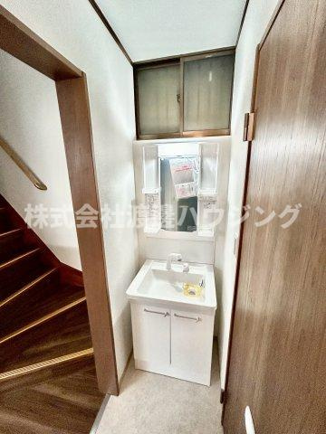 灰塚６丁目貸家の洗面所