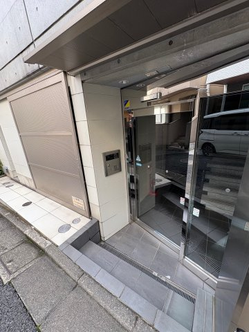 【エントランス】