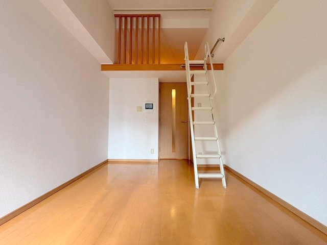 エステムコート新大阪Vソレックスの洋室