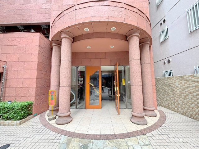 エステムコート新大阪Vソレックスのエントランス