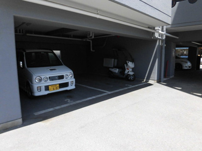 【駐車場】 | ハイツロイヤル | 駐車場も付いています