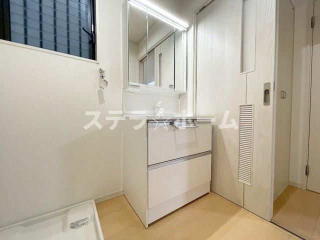 柴原町5　中古戸建の独立洗面台|朝の支度にも助かる、独立の洗髪洗面化粧台