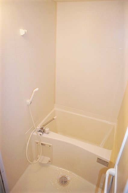 新品家具付きマンション舞鶴10(KaGood福岡)の浴室