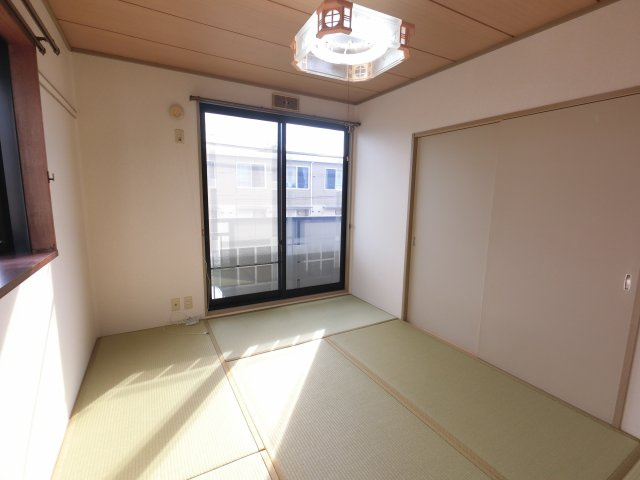 【寝室】 | フジサキハイツ　E | ※和室の写真です。