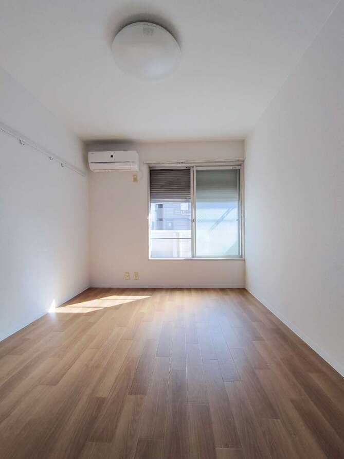 メゾンルナの居間・リビング