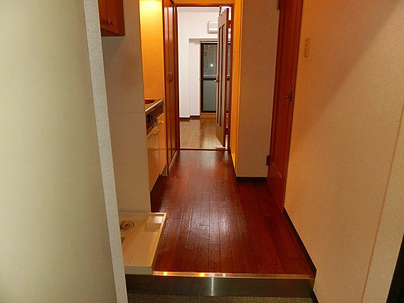 エスリード新神戸の玄関