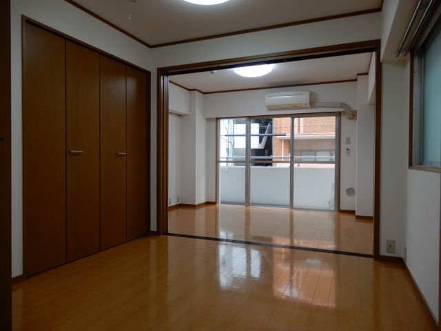 パレルミエール神戸の居間・リビング