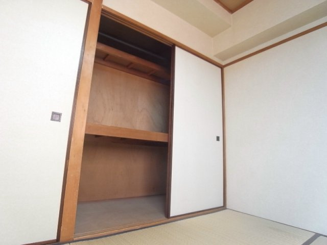 サンシャイン三宮の収納