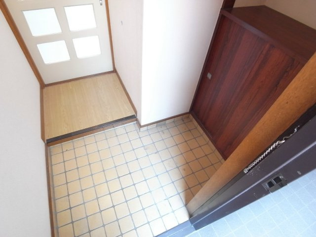 サンシャイン三宮の玄関