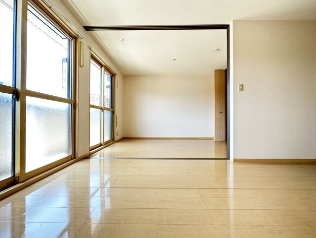 リヴェール北御座 B棟の居間・リビング