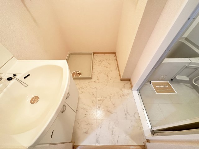 リヴェール北御座 B棟の洗面所