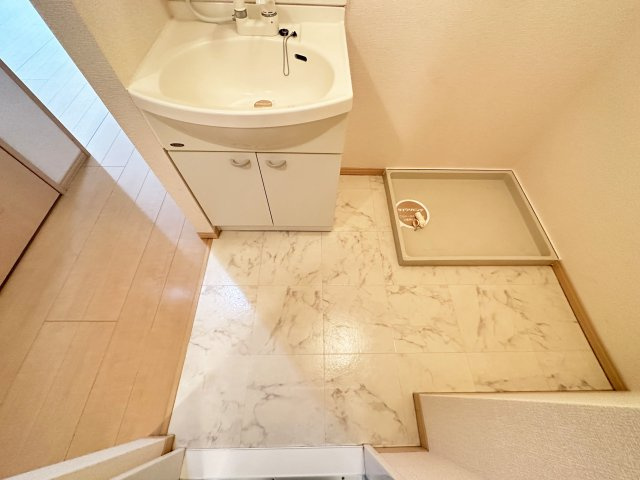 リヴェール北御座 B棟の洗面所