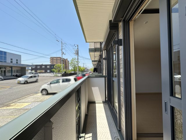 リヴェール北御座 B棟のバルコニー