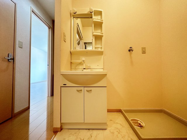 リヴェール北御座 B棟の独立洗面台