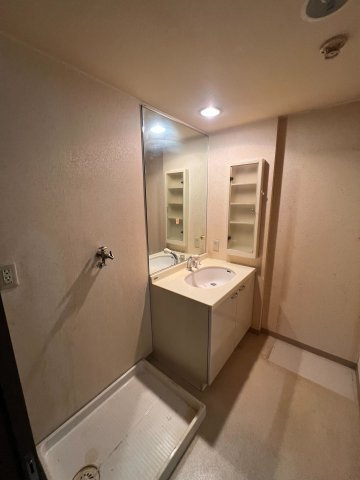 ジュビネール塚口の独立洗面台