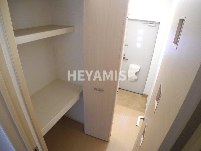 ライラックの内装