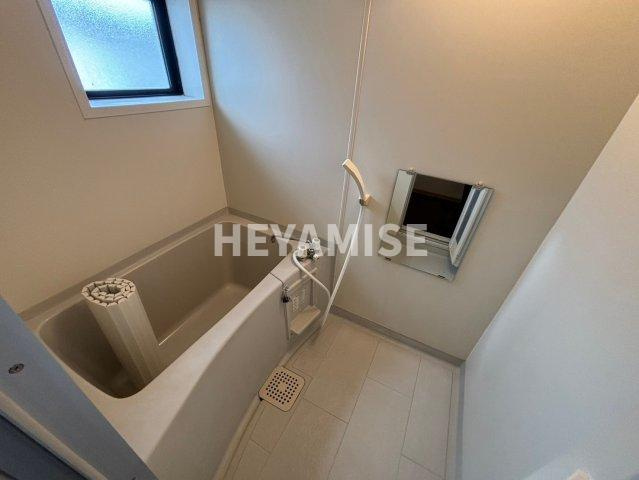 グリーンコーポB棟の浴室|※室内画像は別号室のもの