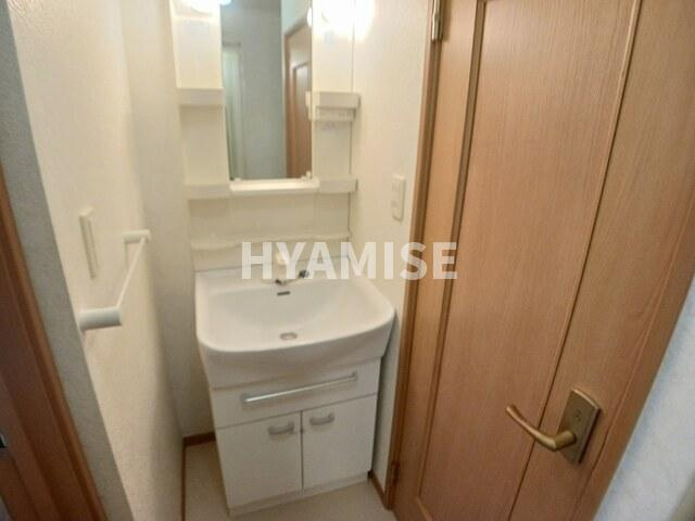 ラ・ベレッツァⅢの独立洗面台