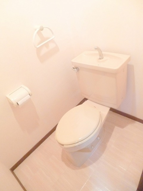 クランツ高井戸のトイレ|トイレ広々