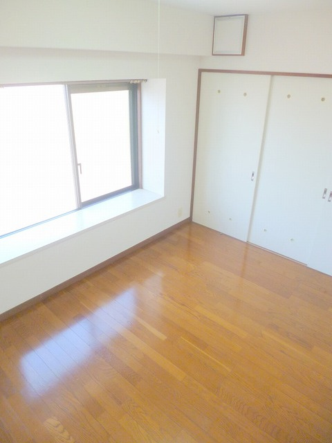 クランツ高井戸の洋室|日当たり良好