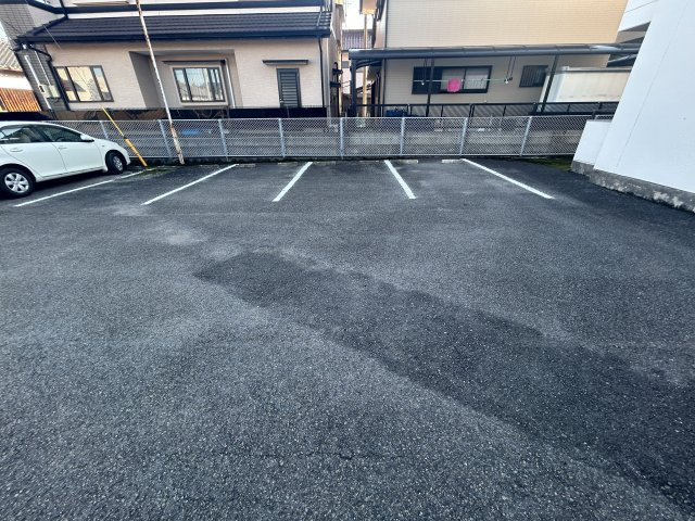 中山マンションの駐車場