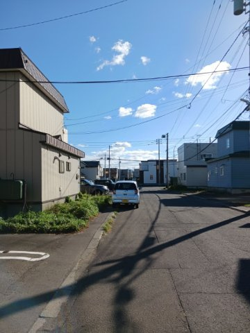 【前面道路含む現地写真】