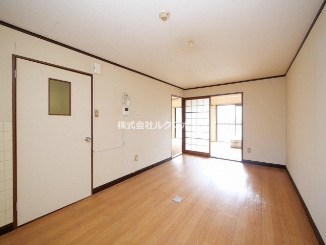 エルムマンションの居間・リビング