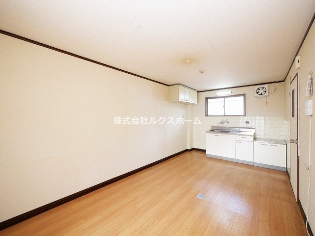 エルムマンションの居間・リビング