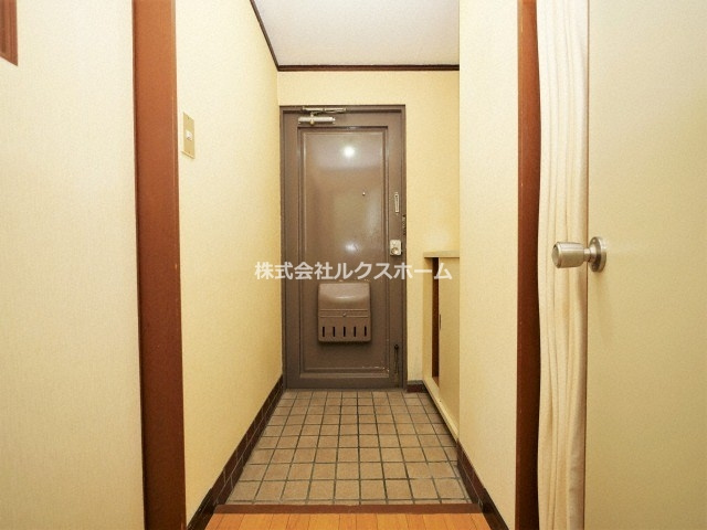 エルムマンションの玄関