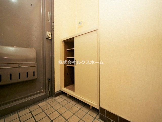 エルムマンションの玄関