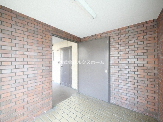 エルムマンションのエントランス