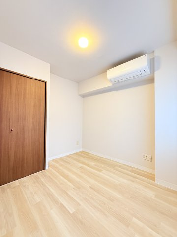 【洋室】 | サージュ白楽 | 約4.5帖の洋室です。
リフォーム完了！　リフォーム内容：クロス張替、フローリング張替