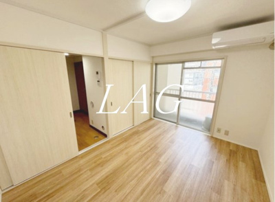 【居間・リビング】 | コーポステーションサイドコシベ | 洋室のお部屋です。