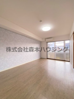 【居間・リビング】 | 　フェルザ住道 | 明るいリビングです