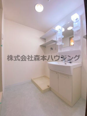 【洗面所】 | 　フェルザ住道 | ゆったりとスペースのある洗面所