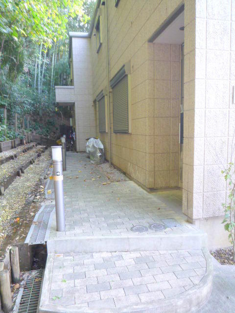 上野毛森の家のエントランス|エントランスアプローチ