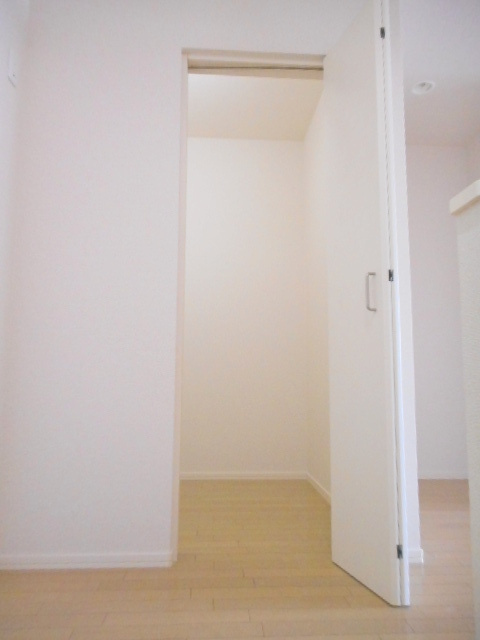 上野毛森の家の収納|ウォークインクローゼット1.4帖